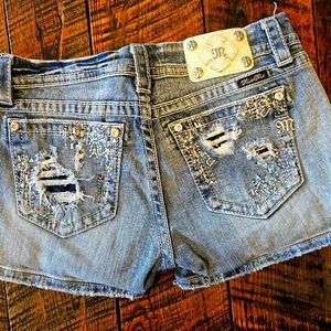 Miss Me Jean short size 28